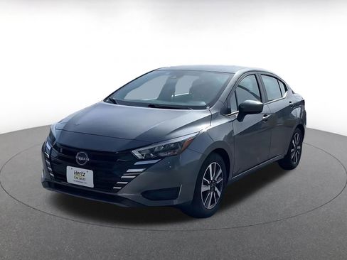 Used 2025 Nissan Versa SV image 7