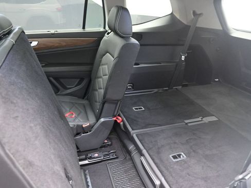 Used 2024 Volkswagen Atlas SE FWD image 22