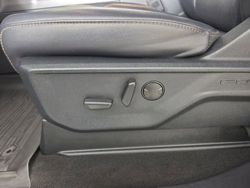 Used 2025 Ford F350 Lariat w/ FX4 Off-Road Package image 21