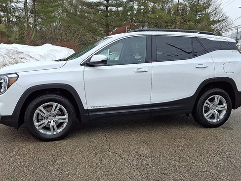 Certified 2023 GMC Terrain SLE w/ Driver Convenience Package image 6