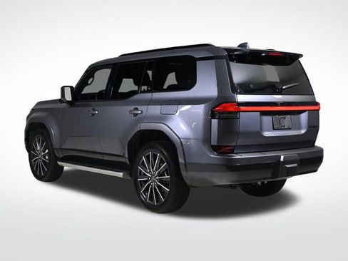 Used 2025 Lexus GX 550 image 3