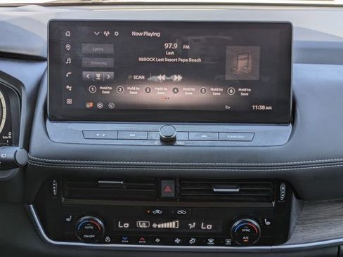 Used 2024 Nissan Rogue Platinum w/ Platinum Premium Package image 20