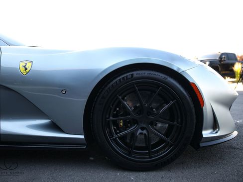 Used 2019 Ferrari 812 Superfast RWD image 20