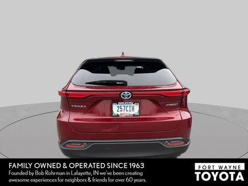Used 2022 Toyota Venza LE AWD/4WD image 8