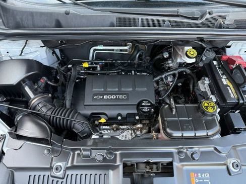 Used 2019 Chevrolet Trax LT w/ LT Convenience Package image 32