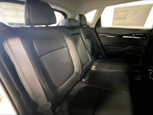 Used 2026 Kia Seltos EX FWD image 9