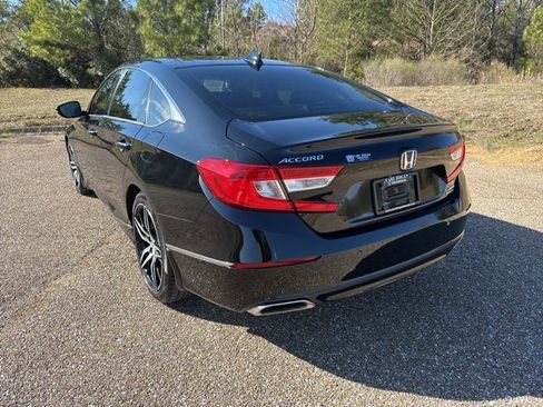 Used 2021 Honda Accord Touring image 4