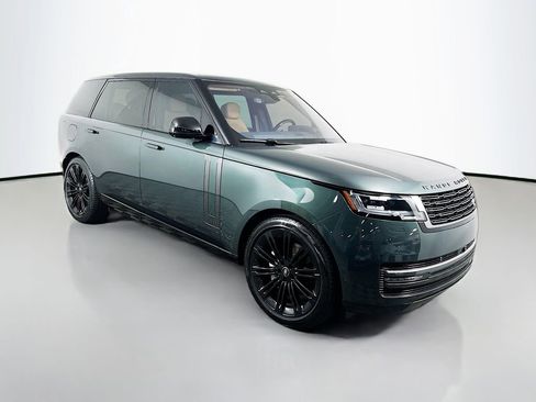 Used 2023 Land Rover Range Rover Long Wheelbase SE AWD/4WD image 3