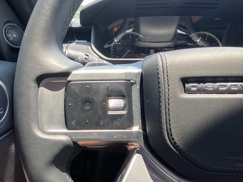 Used 2023 Land Rover Discovery S R-Dynamic image 19