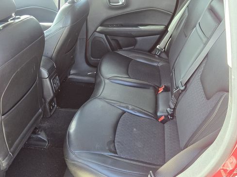 Used 2019 Jeep Compass Latitude w/ Safety & Security Group FWD image 12