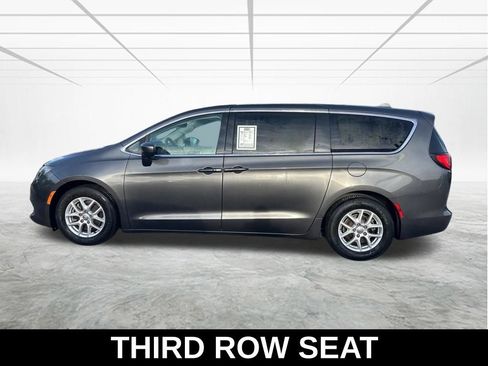 Used 2017 Chrysler Pacifica LX FWD image 8