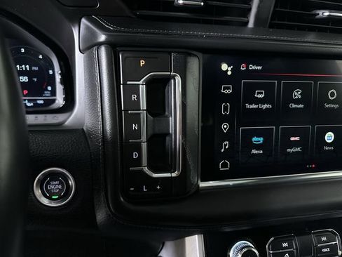 Used 2024 GMC Yukon Denali RWD image 16