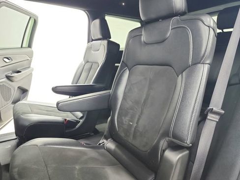 Used 2023 Jeep Grand Cherokee L Laredo RWD image 38