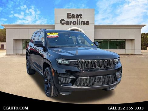 Certified 2024 Jeep Grand Cherokee Altitude AWD/4WD image 1