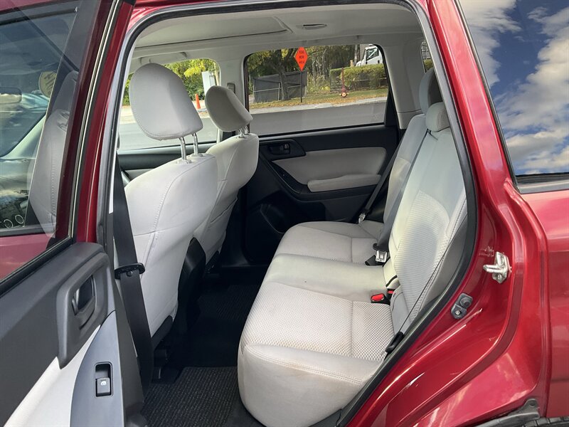 Used 2014 Subaru Forester 2.5i Premium w/ All-Weather Package AWD/4WD image 9