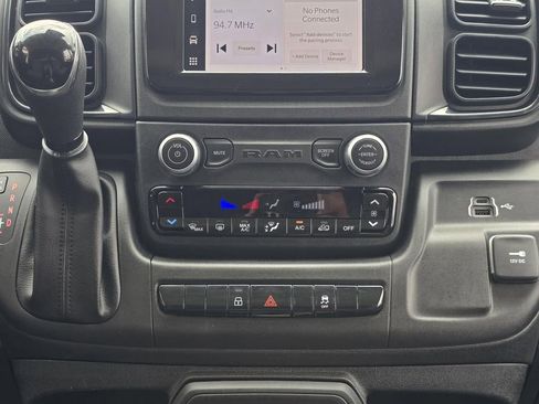 Used 2024 RAM ProMaster 2500 w/ Convenience Group image 30