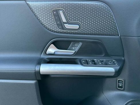 Used 2025 Mercedes-Benz GLA 250 GLA 250 4D Sport Utility 4MATI image 13