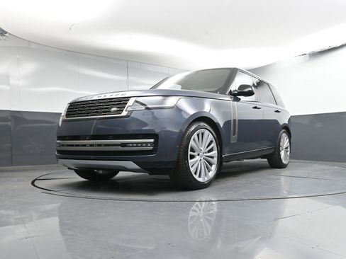 Used 2025 Land Rover Range Rover SE image 26