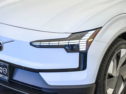 New 2026 Volvo EX30 Plus w/ Climate Package image 8
