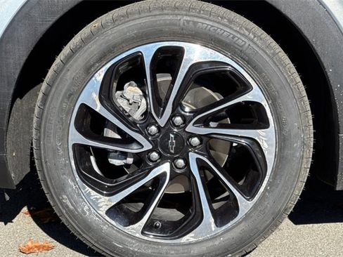 Used 2022 Chevrolet Bolt EUV Premier w/ Sun & Sound Package image 43