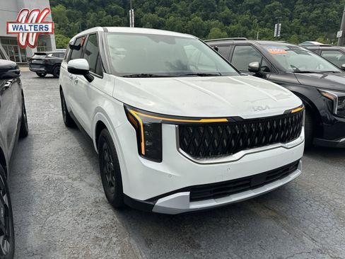 New 2026 Kia Carnival LX FWD image 1