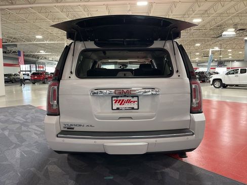 Used 2019 GMC Yukon XL Denali AWD/4WD image 22
