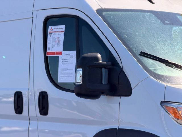 Used 2024 RAM ProMaster 2500 w/ Convenience Group FWD image 4