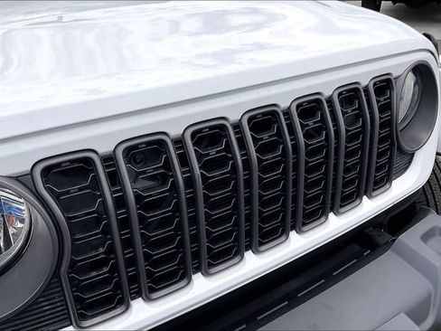 Used 2024 Jeep Wrangler Unlimited w/ Technology Group AWD/4WD image 30