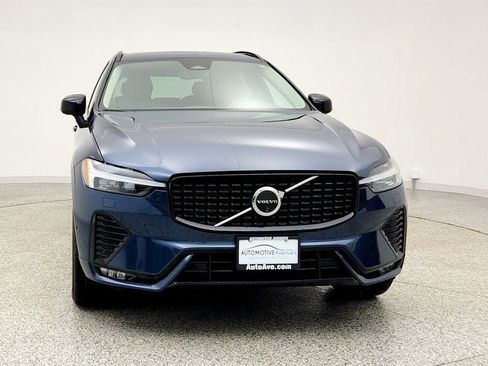 Used 2025 Volvo XC60 B5 Plus image 2