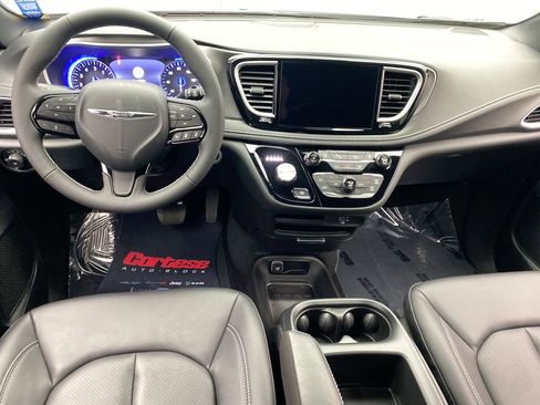 New 2026 Chrysler Pacifica Select w/ S Appearance Package AWD/4WD image 15