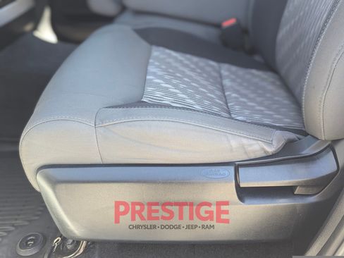 Used 2018 Toyota Tundra SR5 AWD/4WD image 25