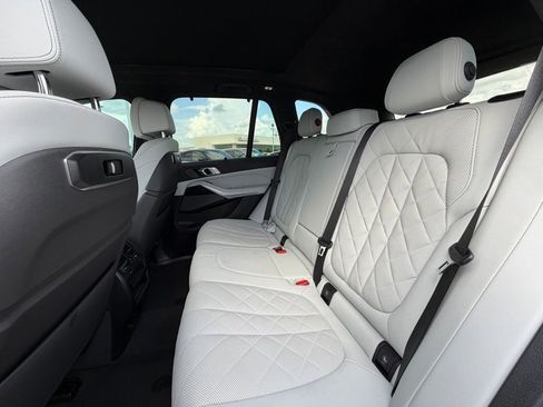 Certified 2024 BMW X5 sDrive40i w/ M Sport Package RWD image 8