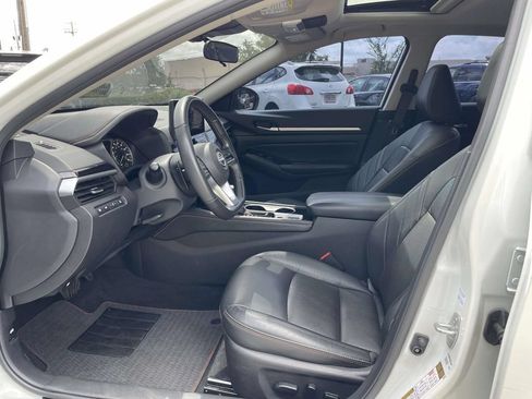 Used 2024 Nissan Altima 2.0 SR FWD image 15