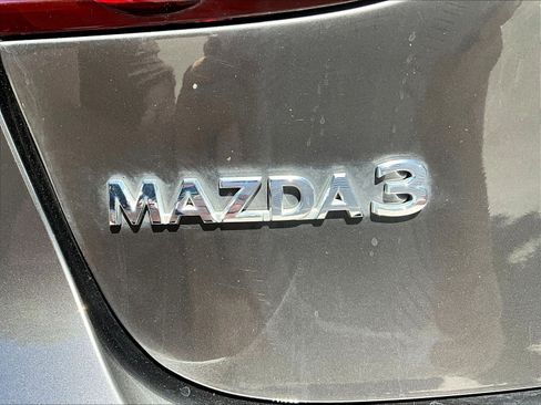 Used 2020 MAZDA MAZDA3 Hatchback w/ Preferred Package FWD image 23