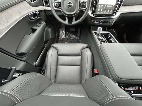 New 2026 Volvo XC90 B5 Ultra image 14