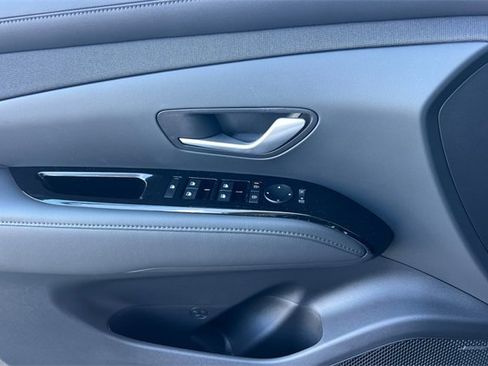 New 2025 Hyundai Tucson Limited image 11