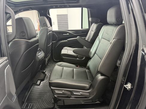 Used 2022 Cadillac Escalade ESV Sport w/ Touring Package AWD/4WD image 27