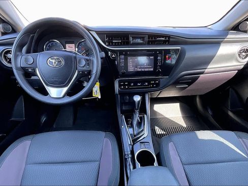 Used 2018 Toyota Corolla LE image 14