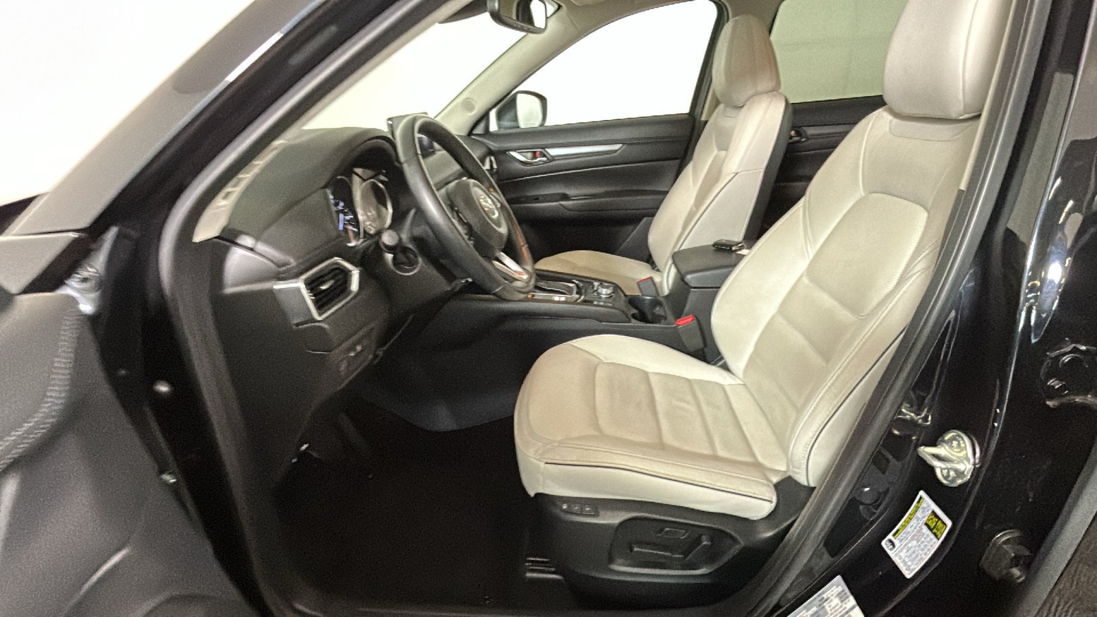 Used 2025 MAZDA CX-5 AWD 2.5 S w/ Preferred Package image 13