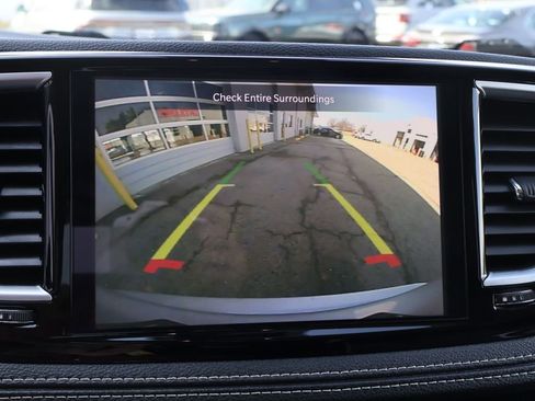 Used 2024 Chrysler Pacifica Limited FWD image 39