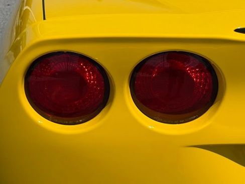 Used 2007 Chevrolet Corvette Coupe w/ Preferred Equipment Group RWD image 18