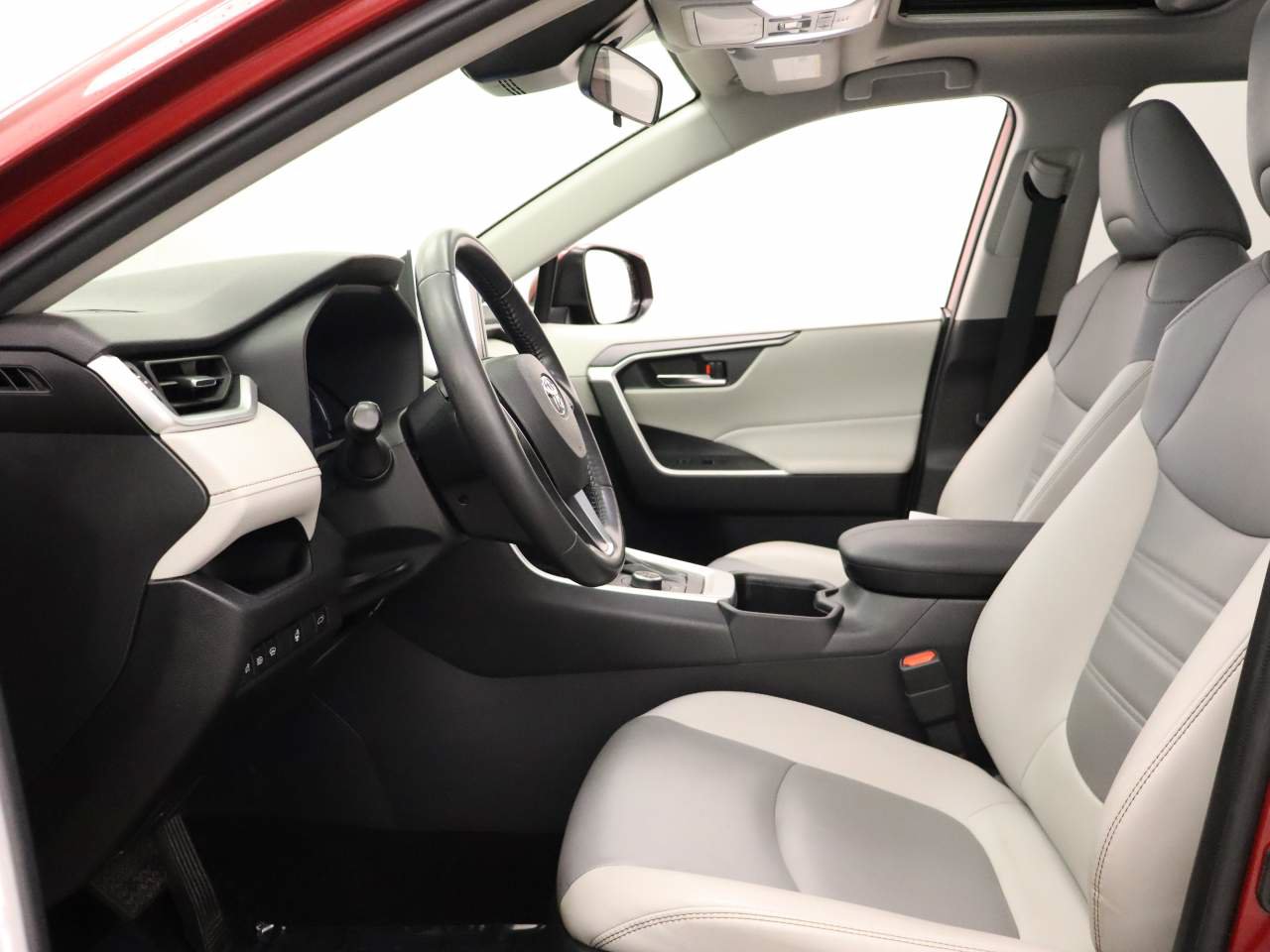 Used 2023 Toyota RAV4 XLE Premium AWD/4WD image 15