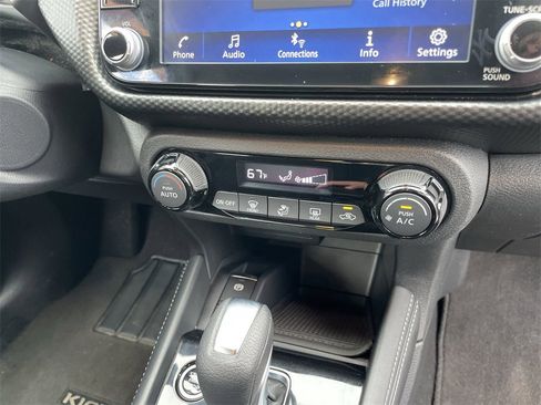 Used 2021 Nissan Kicks SV image 26
