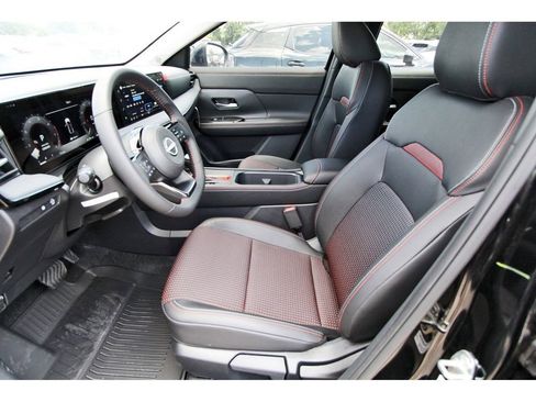 New 2026 Nissan Kicks SR image 6