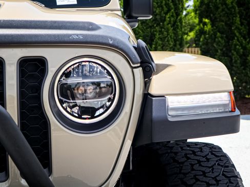 Used 2022 Jeep Wrangler Unlimited Rubicon AWD/4WD image 6