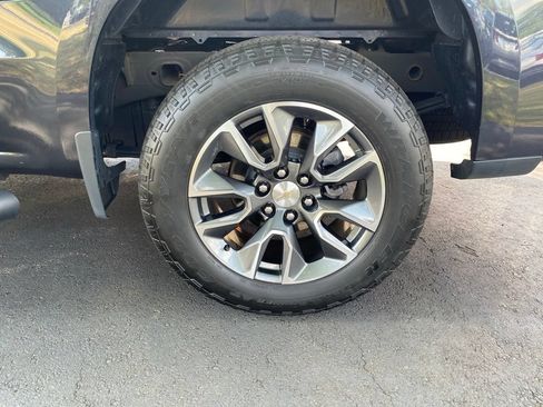 Used 2023 Chevrolet Silverado 1500 LT AWD/4WD image 9