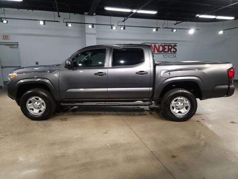 Used 2018 Toyota Tacoma SR w/ SR Convenience Package RWD image 4