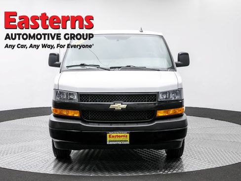 Used 2021 Chevrolet Express 2500 RWD image 2