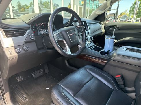 Used 2017 GMC Yukon SLT AWD/4WD image 9