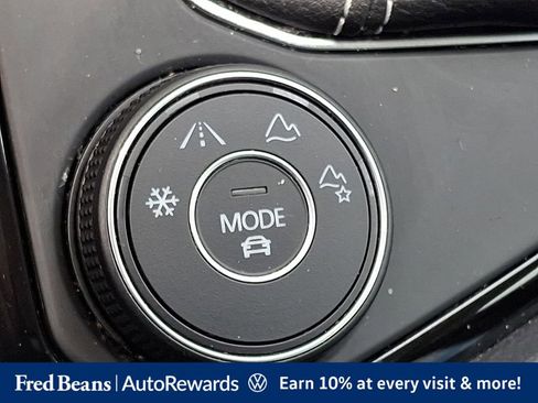 Certified 2022 Volkswagen Taos SEL AWD/4WD image 31